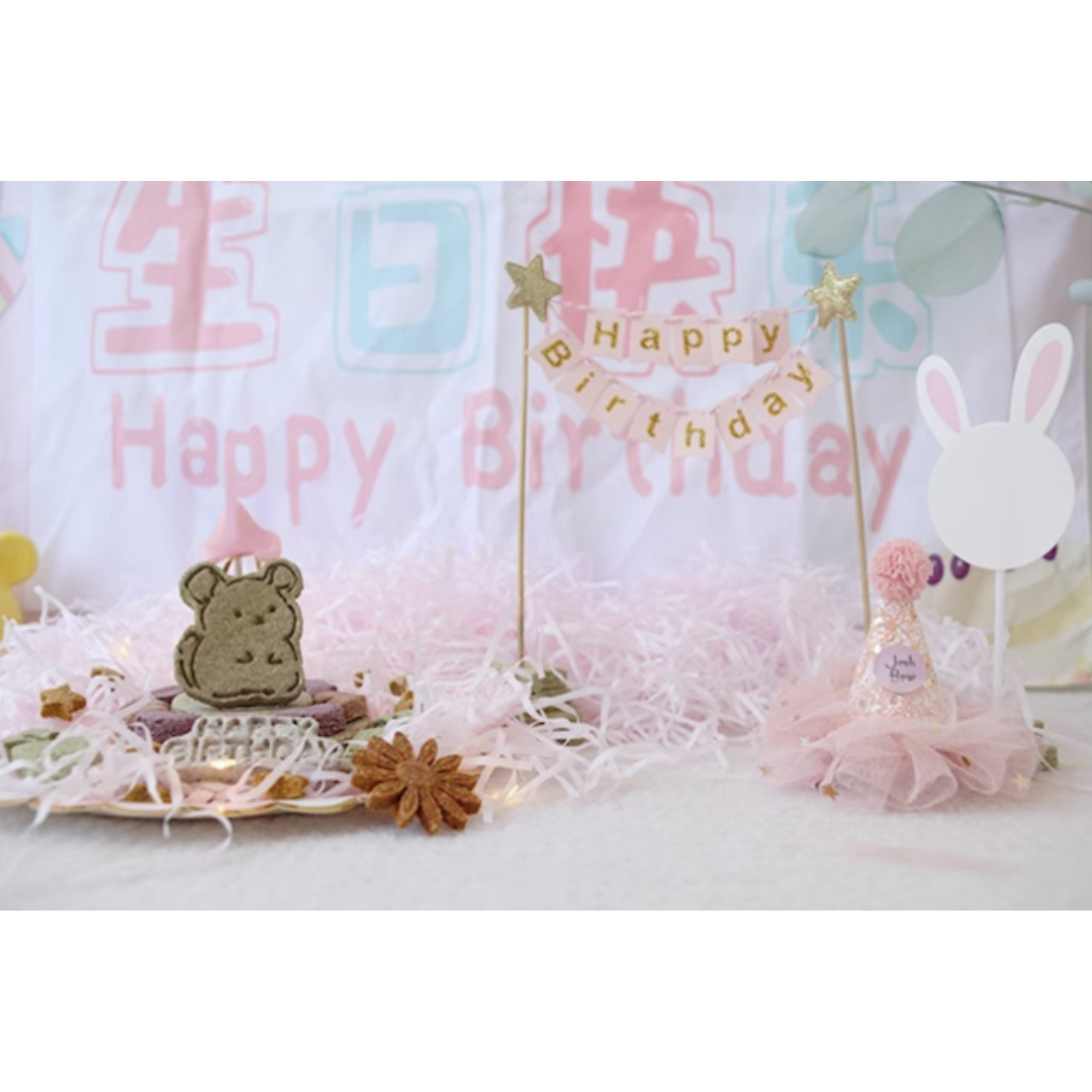 Munchies Handmade Natural Birthday Hay Cake with Accessories – For Rabbits, Guinea Pigs & Chinchillas