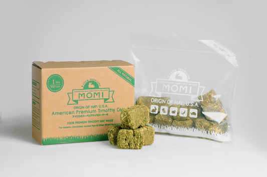 Momi Timothy Cake | High-Fibre Crunchy Treats for Rabbits, Guinea Pigs & Small Pets